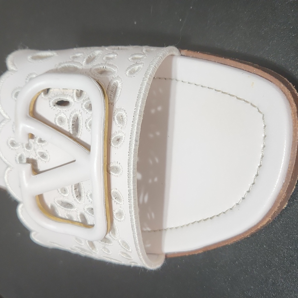 VALENTINO Garavani San Gallo 08 Edition Lasercut White Leather Slides Size 38 EU